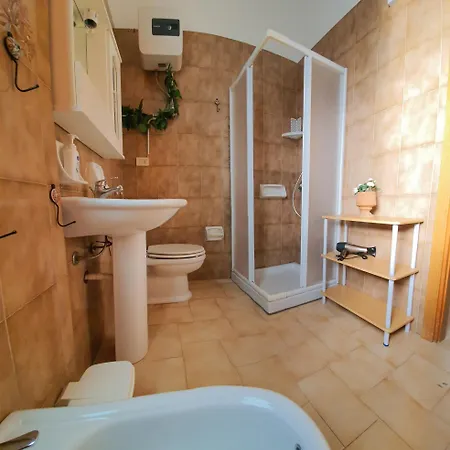La Terrazza - 150m Dal Mare - Ampia Terrazza Privata+area Relax 公寓 阿雷内拉