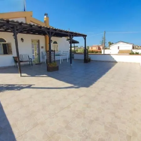 Apartment La Terrazza - 150m Dal Mare - Ampia Terrazza Privata+area Relax Arenella (Syracuse)