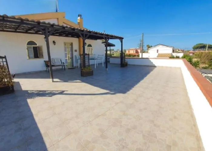 Апартаменты La Terrazza - 150m Dal Mare - Ampia Terrazza Privata+area Relax Аренелла